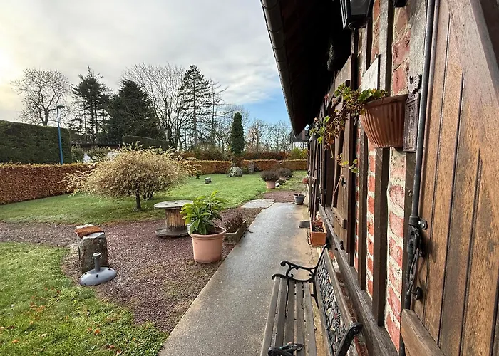 Holiday home Maison Normande Authentique De 180 M2 Avec Un Grand Jardin Et Proche De La Neville