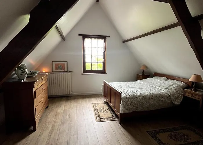 Maison Normande Authentique De 180 M2 Avec Un Grand Jardin Et Proche De La