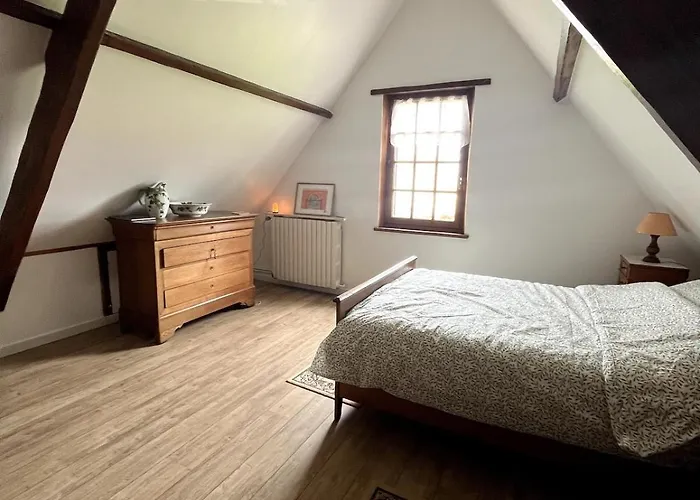 Maison Normande Authentique De 180 M2 Avec Un Grand Jardin Et Proche De La *